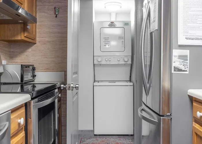 Gulf Tower Unit 8b